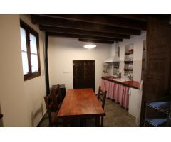 Albayzín bajo. Bonito estudio amueblado para una persona. Zona de lavado comunitaria.