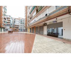 ¡Oportunidad de Inversión en el Barrio del Zaidín! Local Comercial en Venta
