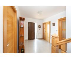 Estupenda vivienda en Urb. Los Chopos de Las Gabias