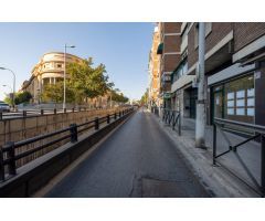 Local comercial de 30 m/2 en Avenida de Madrid, junto a Avenida Constitución.