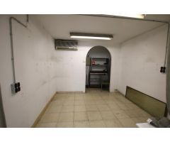 Local comercial de 30 m/2 en Avenida de Madrid, junto a Avenida Constitución.