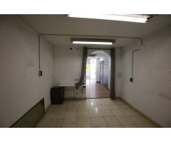 Local comercial de 30 m/2 en Avenida de Madrid, junto a Avenida Constitución.