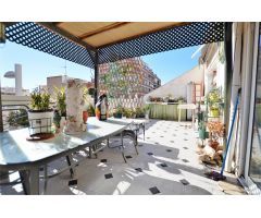 CASA DE TRES PLANTAS CON LOCAL JUNTO A PARQUE EN EL CENTRO DE ELDA