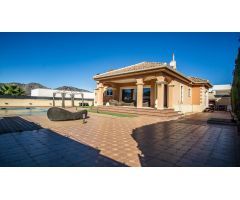 Chalet en la Romana, con parcela privada, piscina climatizada,  ideal para vivir todo el año