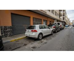 Local para reformar bien ubicado para negocio o vivienda