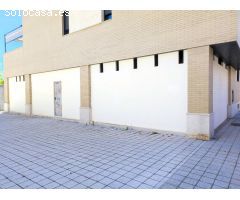 Local comercial junto Av. Madrid