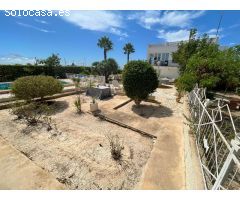 Chalet en Venta en La Marina, Alicante