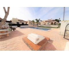Chalet en Venta en Algorfa, Alicante