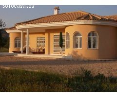 Chalet en Venta en Castalla, Alicante
