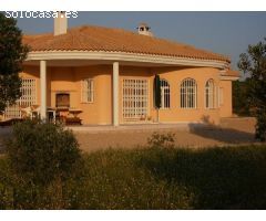 Chalet en Venta en Castalla, Alicante
