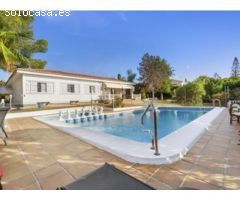 Villa de Lujo en Venta en Torrevieja, Alicante