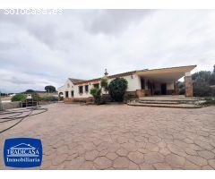 ARCOS DE LA FRONTERA, FINCA RÚSTICA DE 5.685M², 2 CHALETS, BOXES Y ESTABLOS PARA CABALLOS