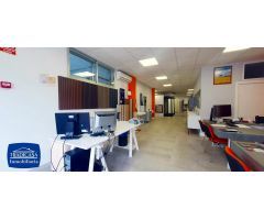 POLÍGONO PARQUE OESTE, NAVE 560M² CONSTRUIDOS, 400M² DE PARCELA, PATIO 160M² USO EXCLUSIVO