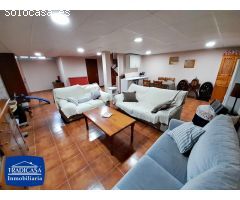 VENTA DE EXCLUSIVA VIVIENDA UNIFAMILIAR ZONA CAMPO DE GOLF