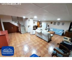 VENTA DE EXCLUSIVA VIVIENDA UNIFAMILIAR ZONA CAMPO DE GOLF