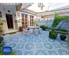 PARQUE ALTO, UNIFAMILIAR 131m², 2 PATIOS, 4 DORMITORIOS, BUHARDILLA, TERRAZA, PLAZA DE GARAJE.
