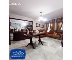 PARQUE ALTO, UNIFAMILIAR 131m², 2 PATIOS, 4 DORMITORIOS, BUHARDILLA, TERRAZA, PLAZA DE GARAJE.