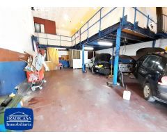 NAVE INDUSTRIAL DE 100M² DE SUPERFICIE MÁS ENTREPLANTA EN EL POLÍGONO EL PORTAL