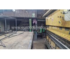 Local comercial y negocio en venta por jubilación.