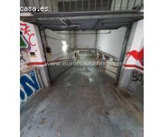 ¡Oportunidad de compra! Plaza de aparcamiento en venta en la Calle Portbou, Sants!