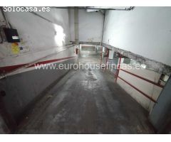 ¡Oportunidad de compra! Plaza de aparcamiento en venta en la Calle Portbou, Sants!