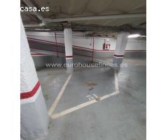 ¡Oportunidad de compra! Plaza de aparcamiento en venta en la Calle Portbou, Sants!
