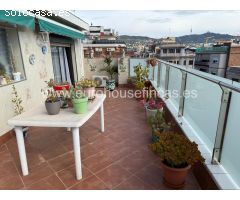¡Fenomenal y exclusivo ático con 2 terrazas en la Plaça Española!  Te presentamos una vivienda ideal