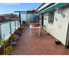 ¡Fenomenal y exclusivo ático con 2 terrazas en la Plaça Española!  Te presentamos una vivienda ideal