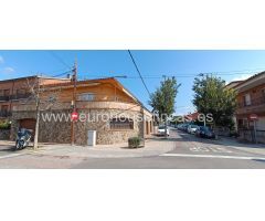 ¡Una oportunidad única de vivir en una casa llena de historia, confort y encanto!