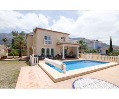 Villa en Venta en Denia, Alicante