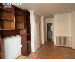 Grupo la Noria VENDE amplio piso para reformar. Zona CENTRO-ALTOZANO.