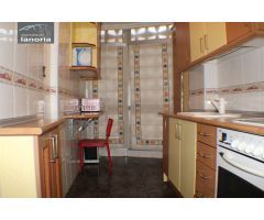 Grupo la Noria VENDE piso exterior en C/ Baños. 3 Dormitorios, 2 baños.