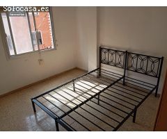Grupo la Noria Vende Piso de 3 dormitorios, 1 baño y ascensor. Zona Franciscanos.