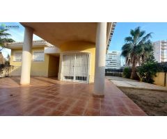 SE VENDE CHALET INDEPENDIENTE DE 4 DORMITORIOS, 2 BAÑOS. PLAYA HONDA