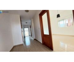 SE VENDE CHALET INDEPENDIENTE DE 4 DORMITORIOS, 2 BAÑOS. PLAYA HONDA