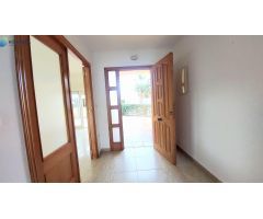 SE VENDE CHALET INDEPENDIENTE DE 4 DORMITORIOS, 2 BAÑOS. PLAYA HONDA