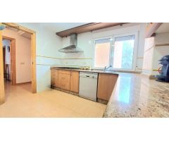 SE VENDE APARTAMENTO EN 1ªLINEA DE PLAYA. 3 DORMTS, 2 BAÑOS. MUY AMPLIO. PLAYA HONDA