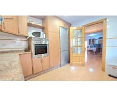 SE VENDE APARTAMENTO EN 1ªLINEA DE PLAYA. 3 DORMTS, 2 BAÑOS. MUY AMPLIO. PLAYA HONDA