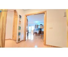 SE VENDE APARTAMENTO EN 1ªLINEA DE PLAYA. 3 DORMTS, 2 BAÑOS. MUY AMPLIO. PLAYA HONDA