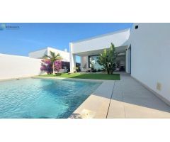 SIN COMISION AGENCIA!! SE VENDEN CHALET-VILLAS EN MAR DE CRISTAL/ISLAS MENORES. 3 DORMTS.
