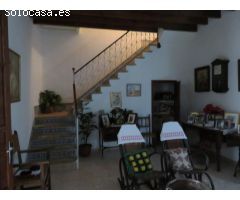 Casa de pueblo con corral de 350 m2,