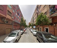 PISO OKUPADO CALLE NAPOLES 08914, BADALONA