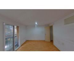 Piso para Reformar en Joaquin Costa, el Raval (Ciutat Vella)