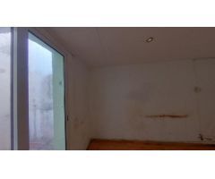 Piso para Reformar en Joaquin Costa, el Raval (Ciutat Vella)