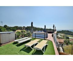 CASA EN VENTA EN PINEDA MAR - VISTAS AL MAR Y PISCINA