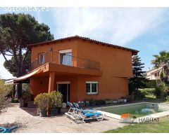 CASA CON PISCINA EN CABRILS  - ZONA LA LLOBERA