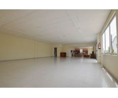 NAVE CON EXPOSICIÓN TALLER Y CASA.