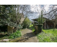 CASA DE PIEDRA PARA REFORMA INTEGRAL CON PARCELA URBANA EN LENDOIRO (CAMBRE)