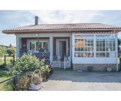 CASA CON GALERÍA Y BONITA PARCELA EN EL MONTE XALO