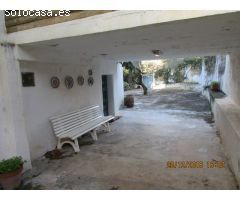 CHALET EN ZONA RESIDENCIAL, A DOS KM DEL CENTRO URBANO